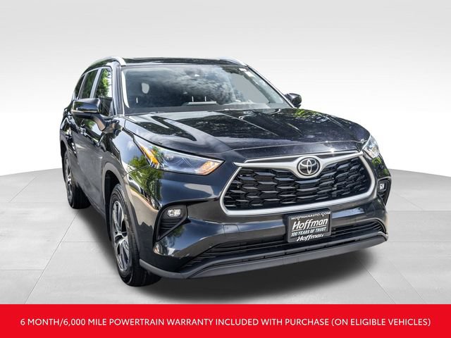 Used 2023 Toyota Highlander XLE AWD/4WD image 2
