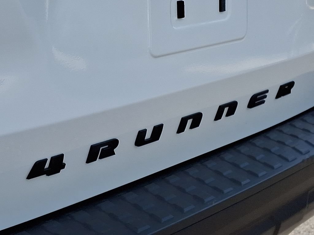 Certified 2025 Toyota 4Runner SR5 AWD/4WD image 30