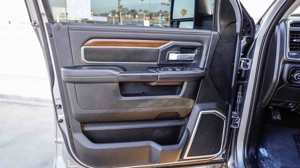 Used 2024 RAM 2500 Laramie image 24