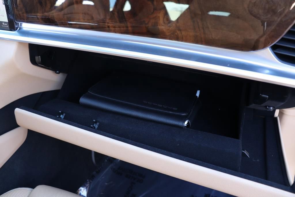 Used 2018 Porsche Panamera 4 image 51