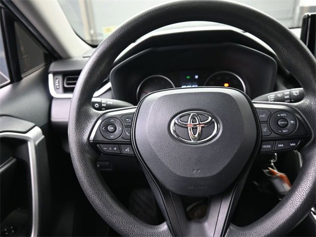 Used 2019 Toyota RAV4 LE image 8