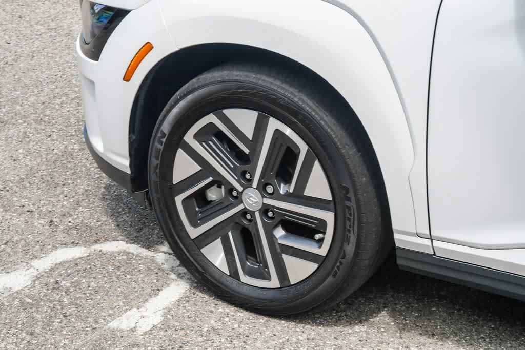 Used 2023 Hyundai Kona SE FWD image 10