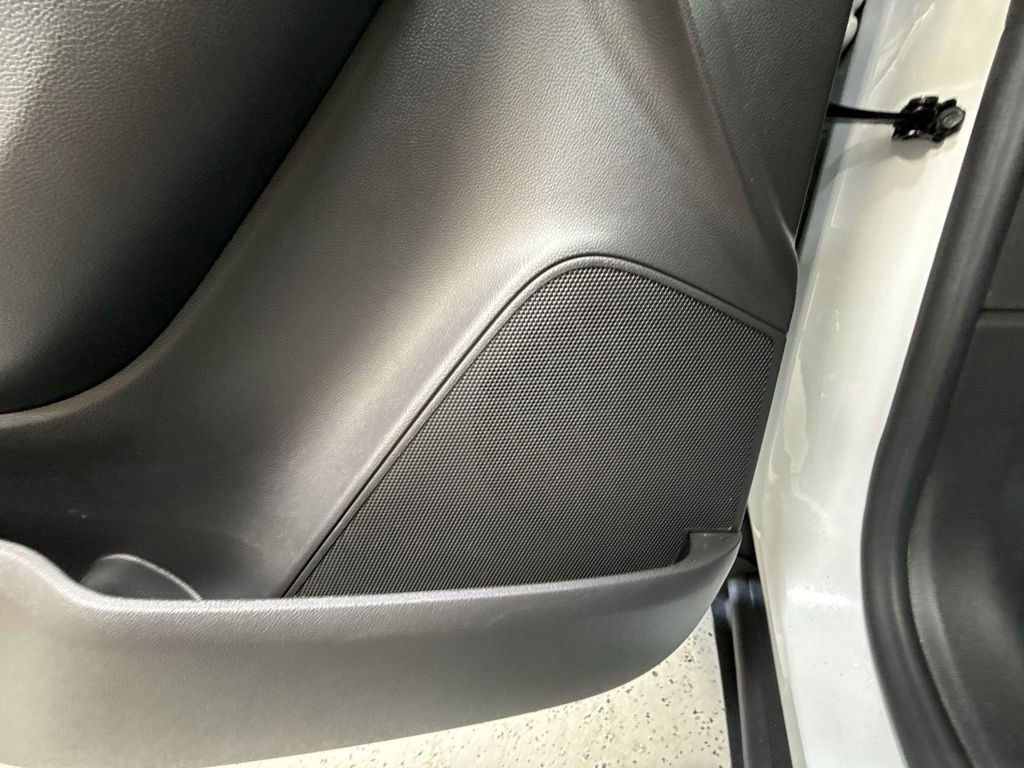 Certified 2022 Chevrolet Trax LT w/ LT Convenience Package image 33