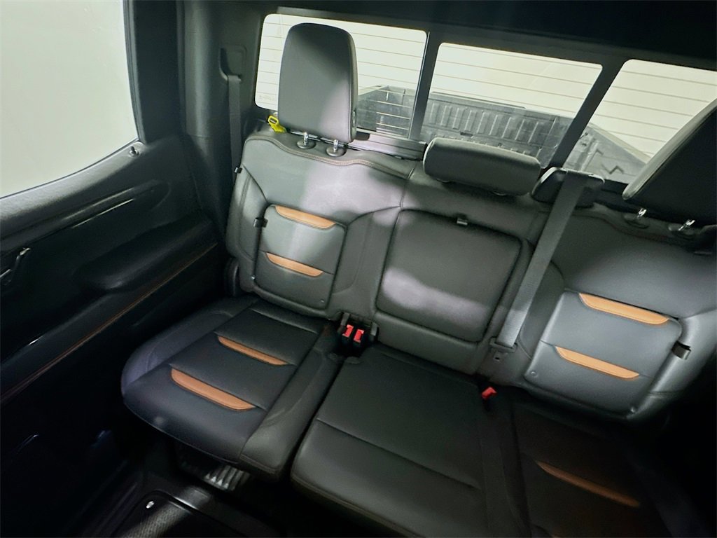 Used 2023 GMC Sierra 1500 AT4 w/ AT4 Premium Package image 12