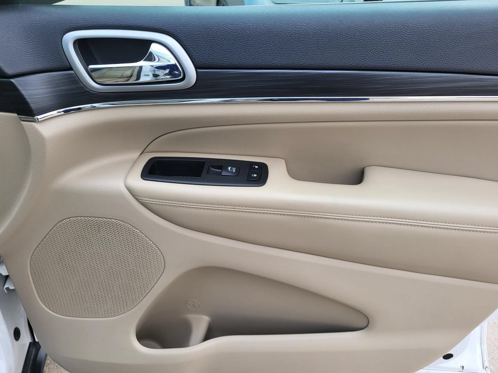 Used 2019 Jeep Grand Cherokee Limited RWD image 11