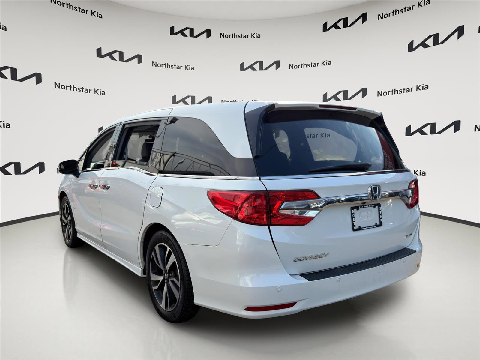 Used 2020 Honda Odyssey Elite image 2