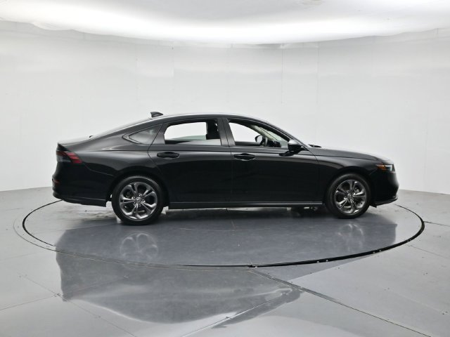 Used 2024 Honda Accord EX image 2