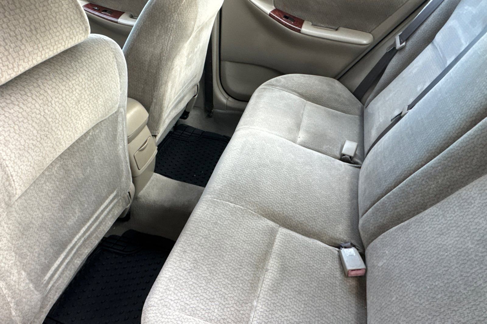 Used 2003 Toyota Corolla LE FWD image 8