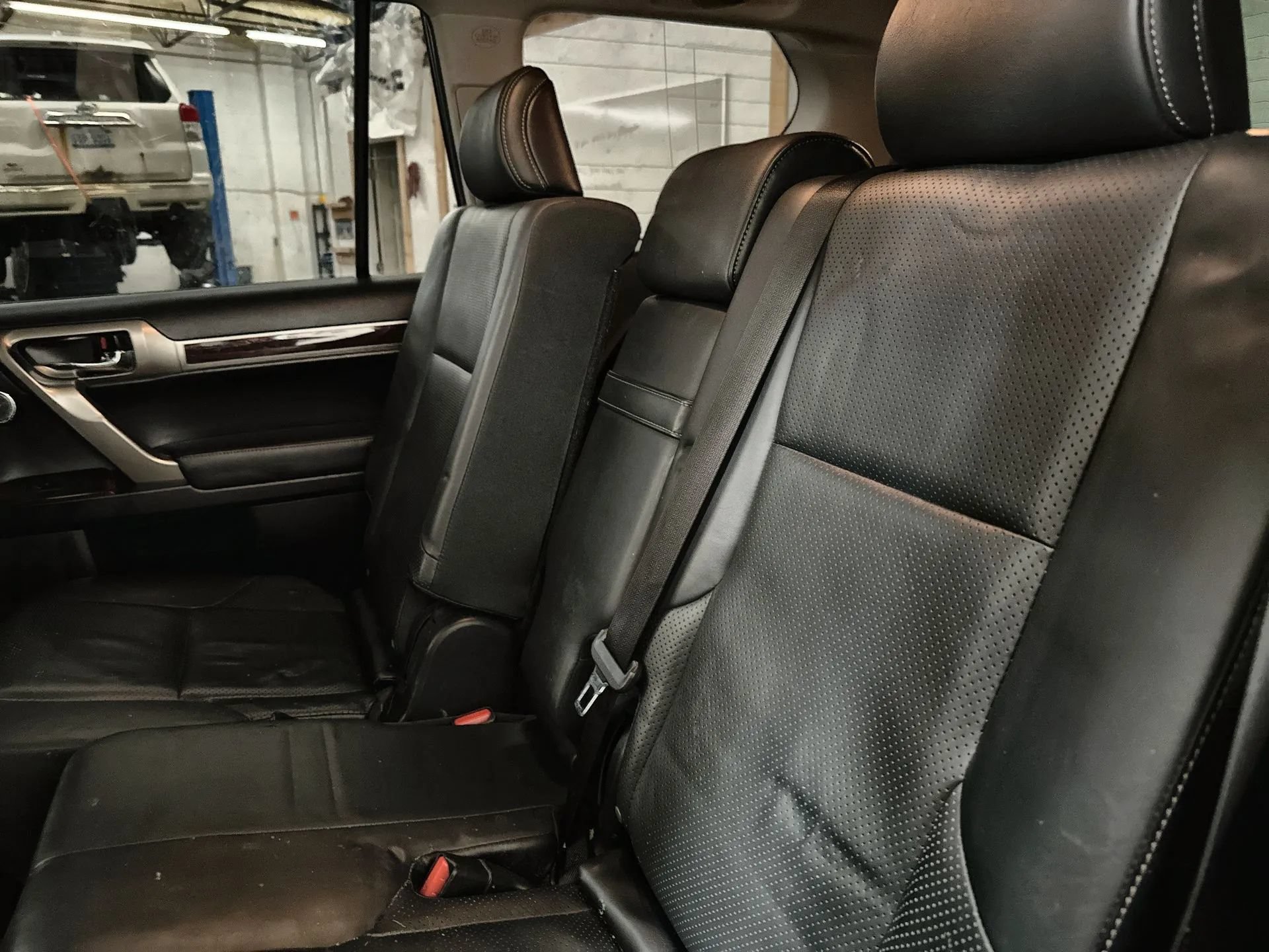 Used 2016 Lexus GX 460 Luxury w/ Preferred Accessory Package AWD/4WD image 25