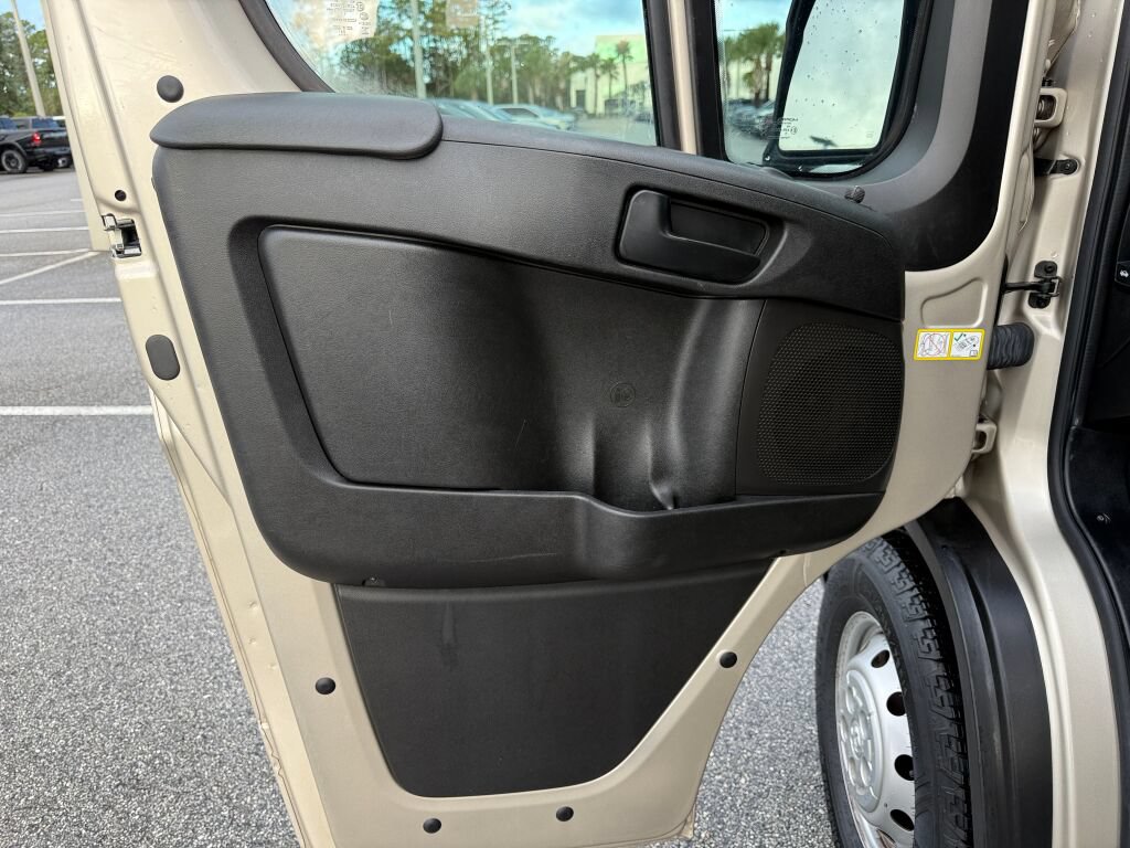 Used 2023 RAM ProMaster 2500 w/ Convenience Group FWD image 17