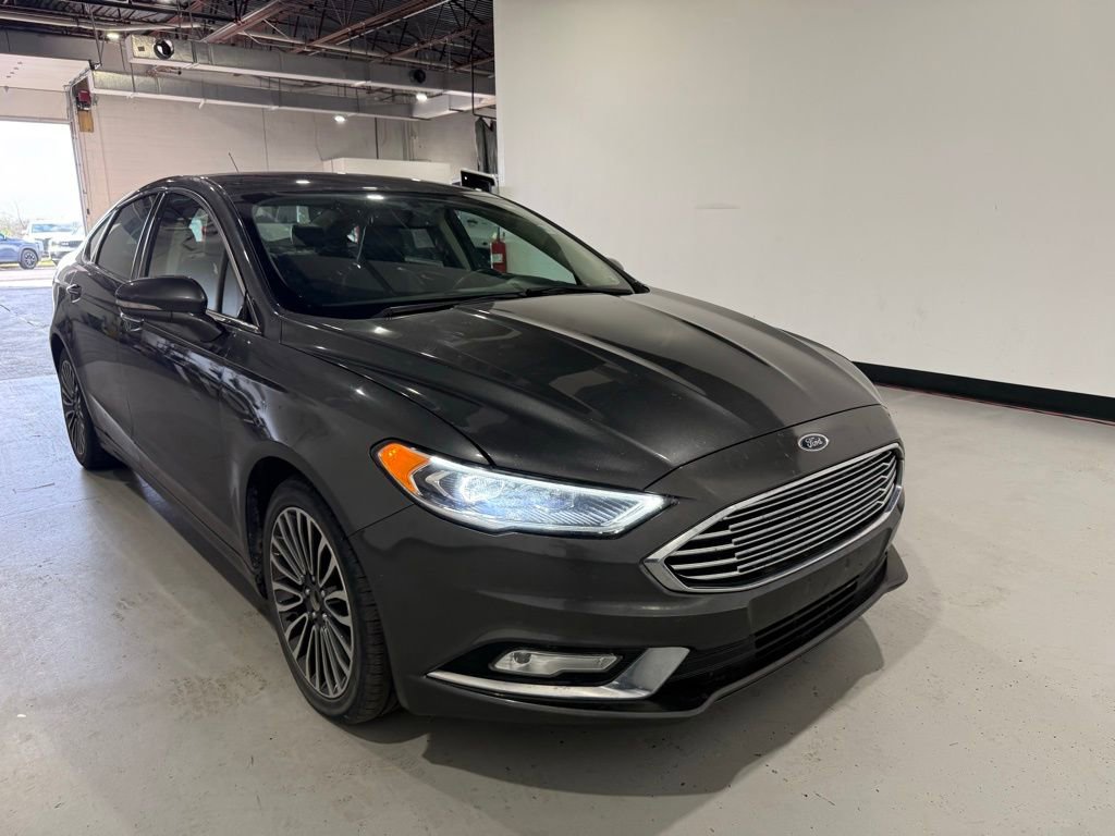 Used 2017 Ford Fusion SE image 4