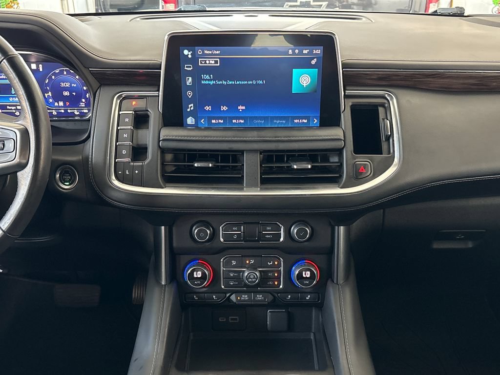Used 2022 Chevrolet Tahoe Z71 w/ Luxury Package AWD/4WD image 23