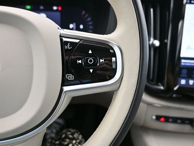 Used 2023 Volvo XC60 B6 Ultimate w/ Protection Package Premier image 25