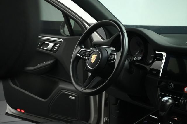 Used 2024 Porsche Macan AWD/4WD image 63