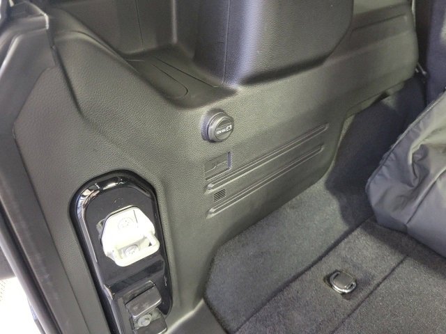 Certified 2024 Jeep Wrangler Sport S image 30