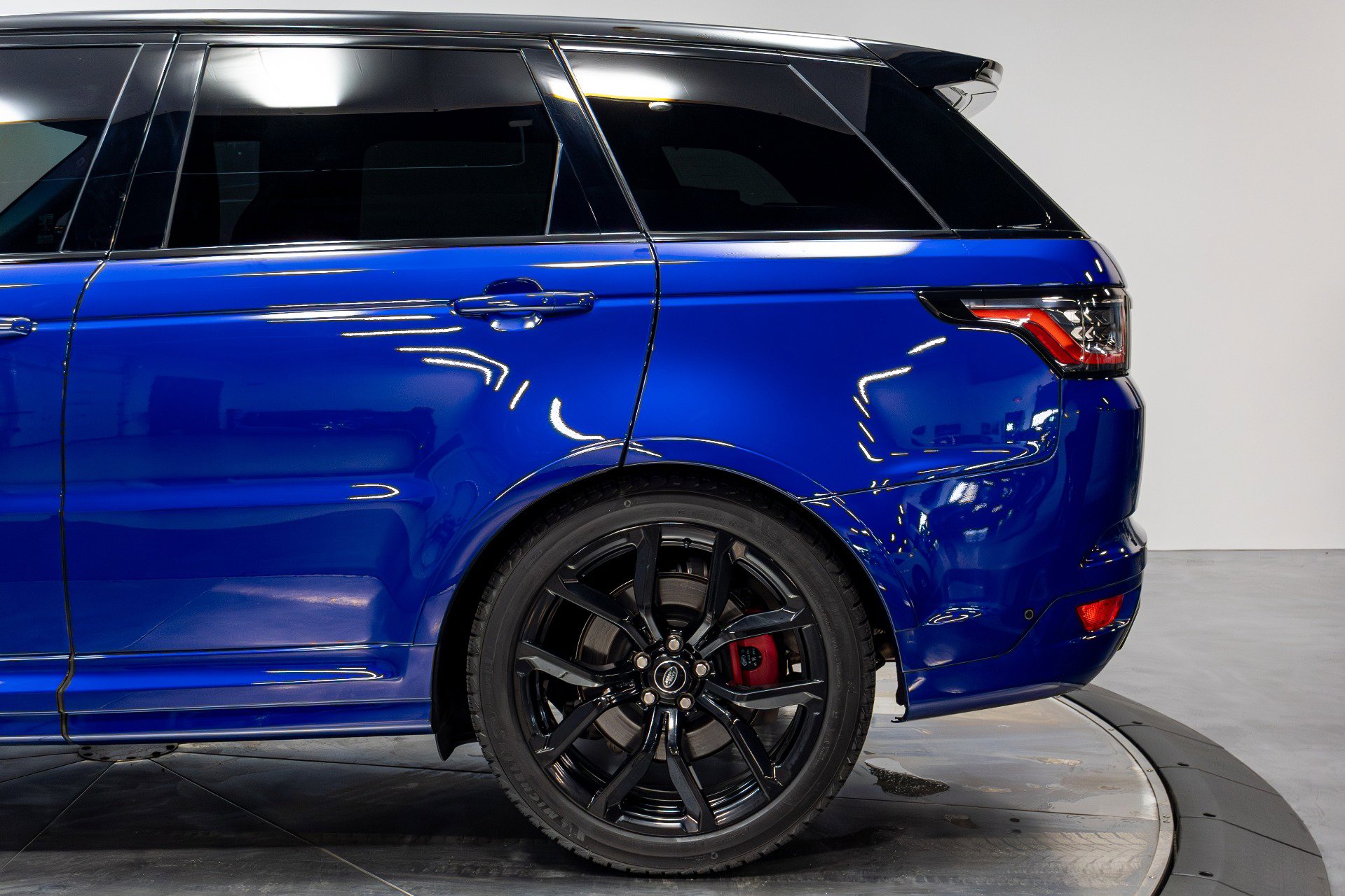 Used 2022 Land Rover Range Rover Sport SVR image 45