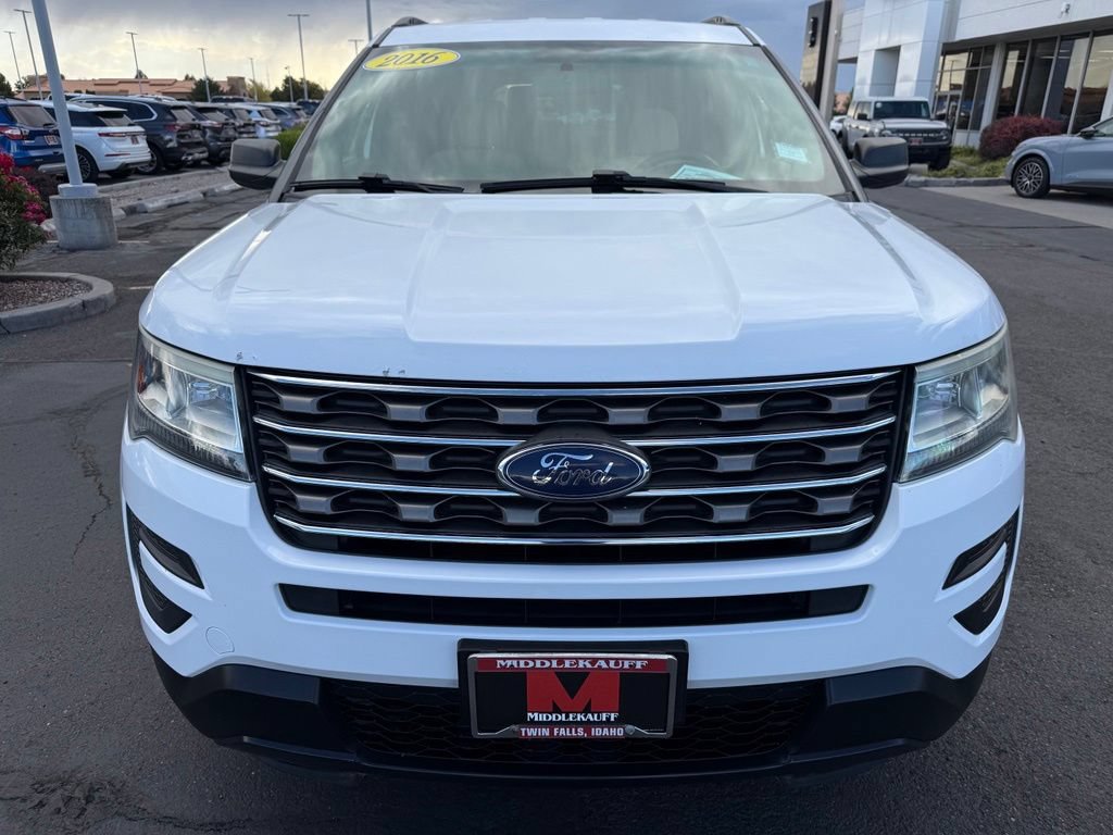Used 2016 Ford Explorer 4WD image 2