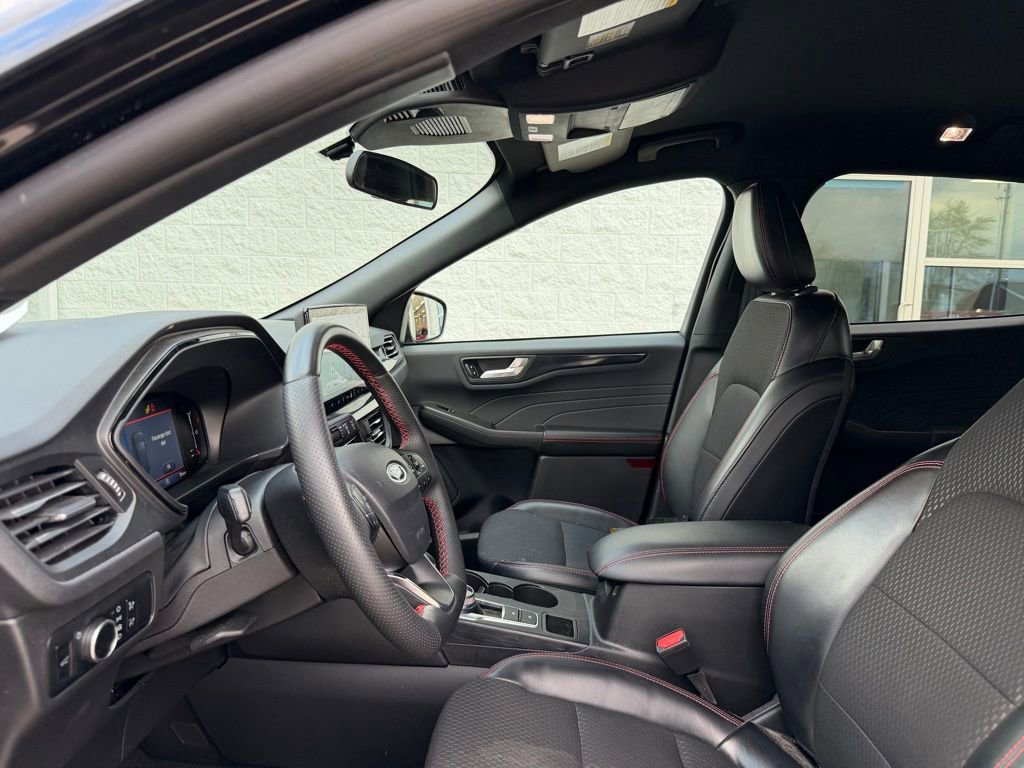 Used 2024 Ford Escape ST-Line w/ Tech Pack #1 image 9