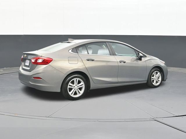 Used 2017 Chevrolet Cruze LT w/ Convenience Package FWD image 16