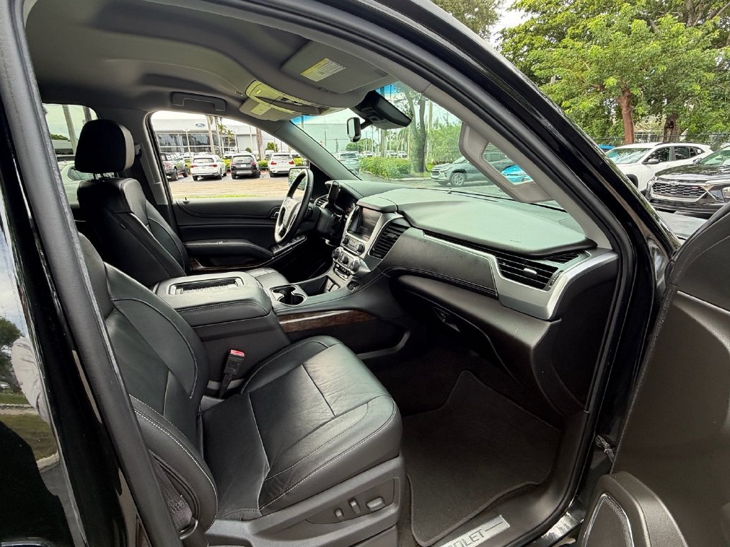 Used 2017 Chevrolet Tahoe LT w/ Luxury Package RWD image 19