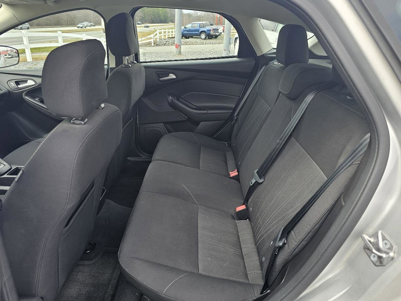 Used 2016 Ford Focus SE image 4