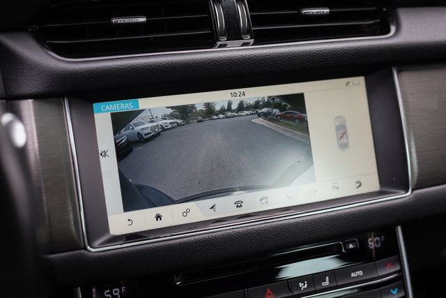 Used 2018 Jaguar XF S AWD/4WD image 33