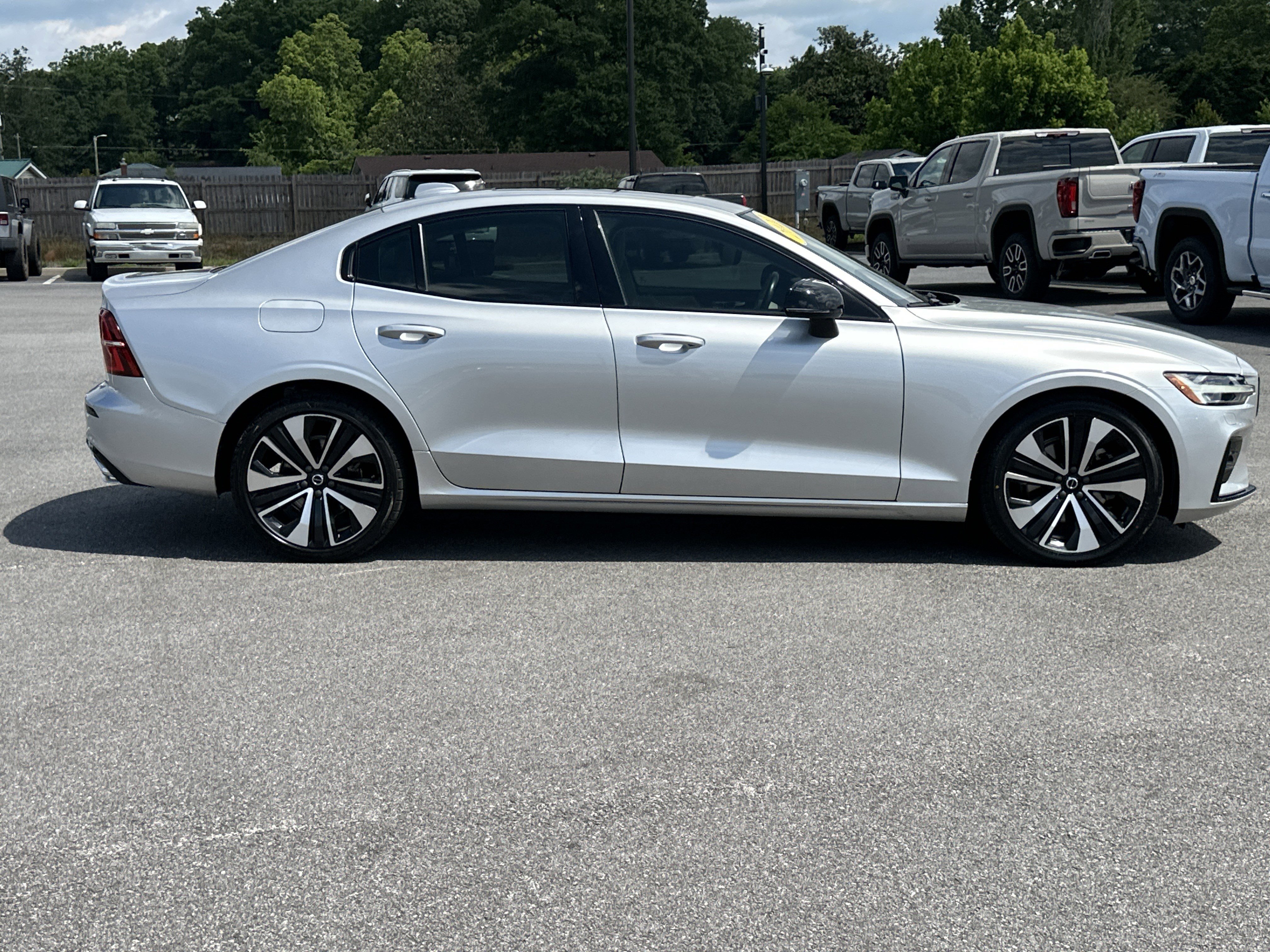 Used 2022 Volvo S60 B5 Inscription FWD image 8