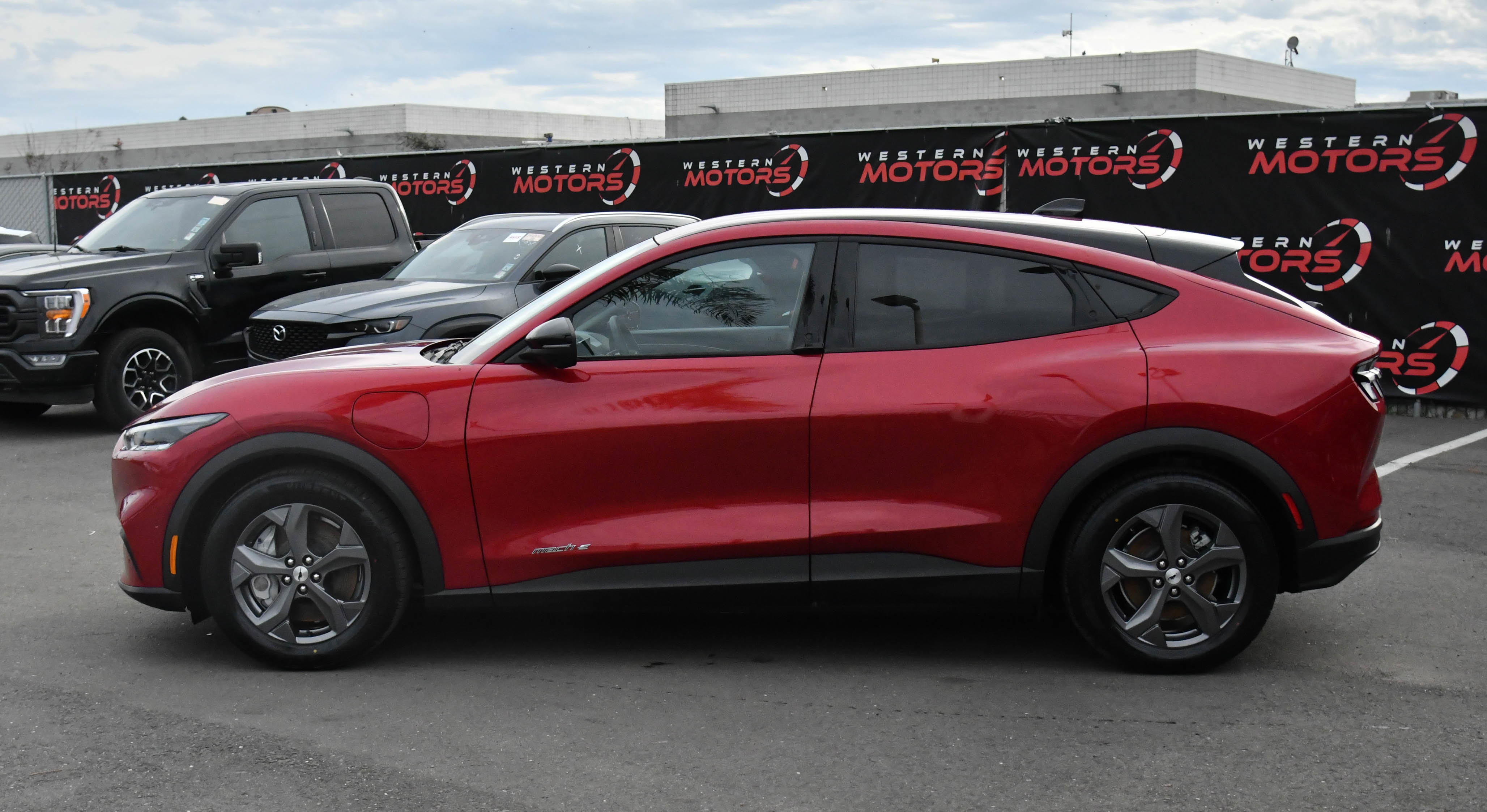 Used 2023 Ford Mustang Mach-E Select image 4