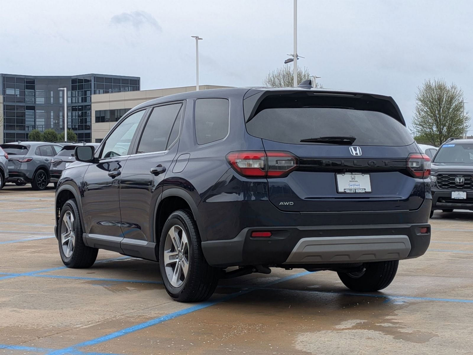 Used 2025 Honda Pilot EX-L image 8