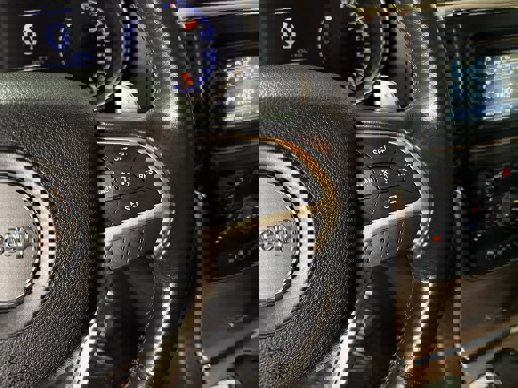 Used 2016 Jeep Grand Cherokee Laredo w/ Quick Order Package 23E image 21