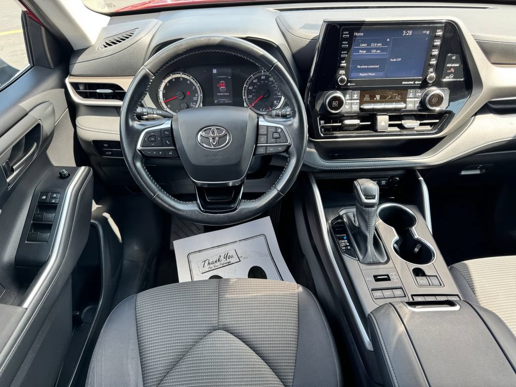Used 2020 Toyota Highlander LE AWD/4WD image 22