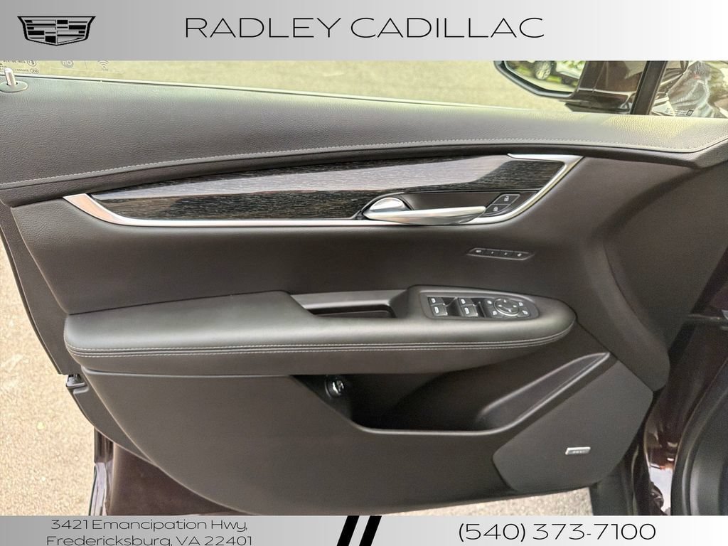 Used 2020 Cadillac XT5 Premium Luxury w/ LPO, Floor Liner Package AWD/4WD image 4