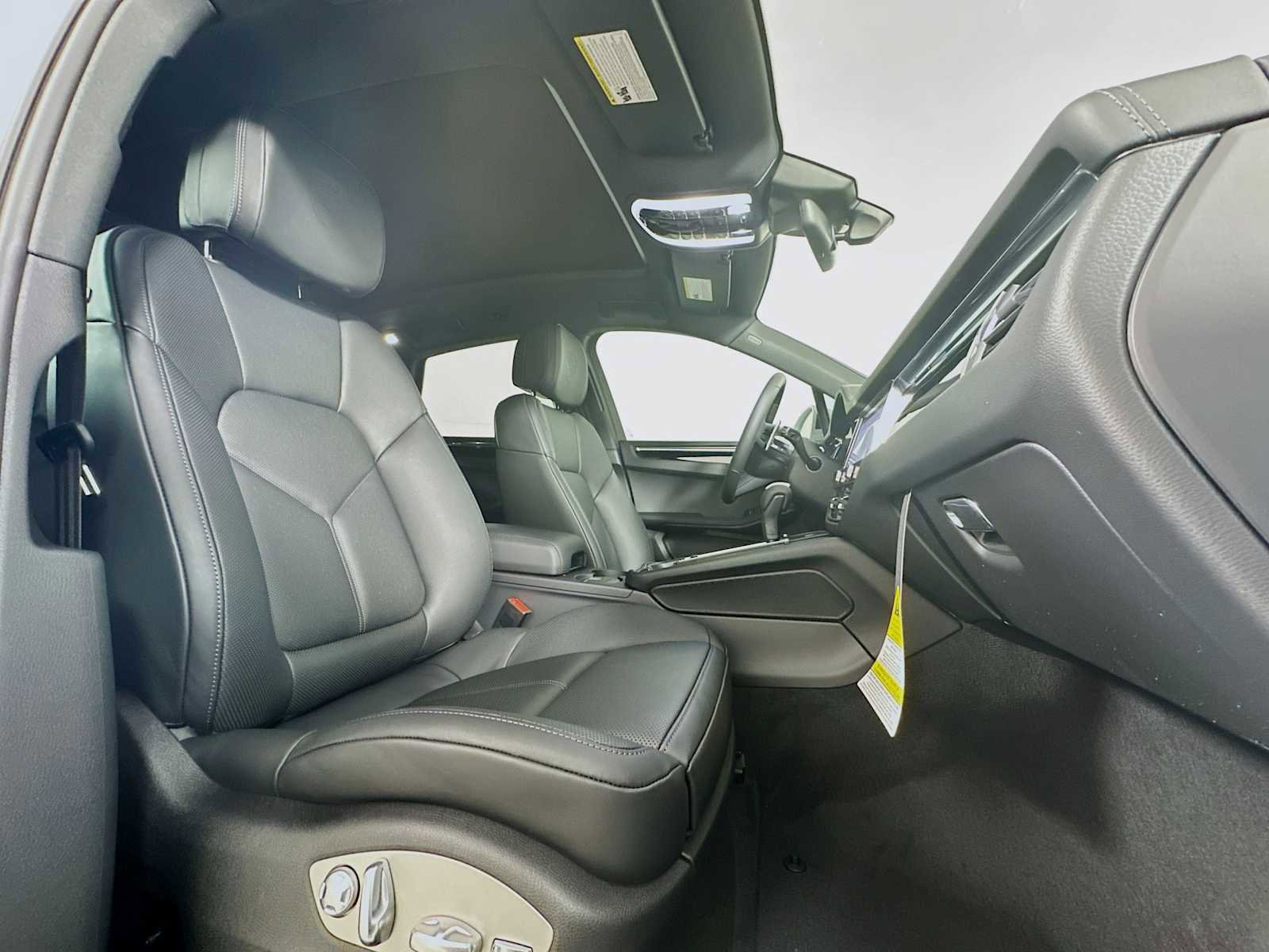 New 2026 Porsche Macan image 28