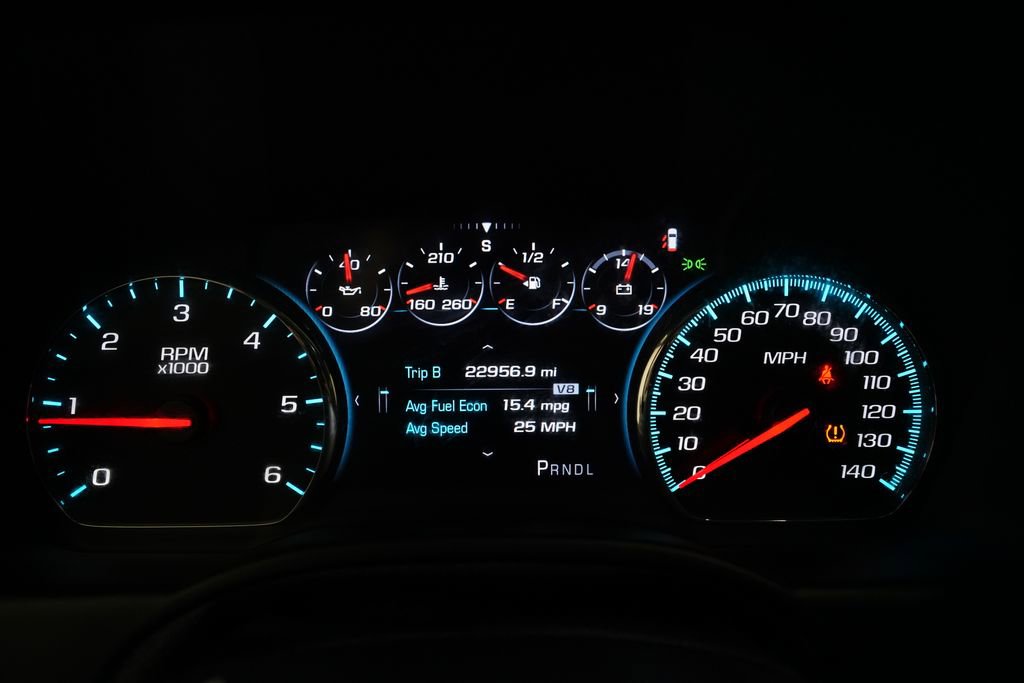 Used 2018 Chevrolet Suburban Premier image 2