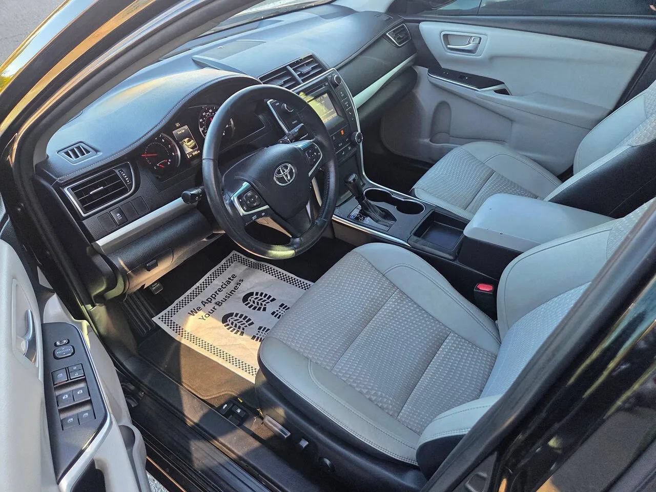 Used 2015 Toyota Camry SE FWD image 38