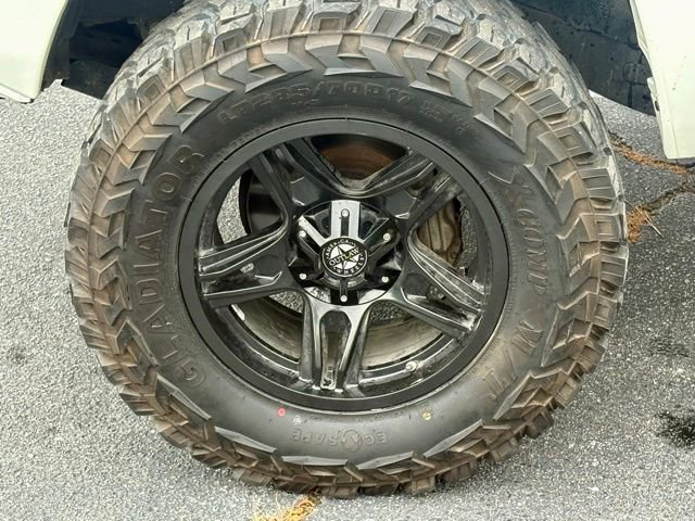 Used 2015 Toyota Tacoma PreRunner w/ SR5 Package RWD image 32