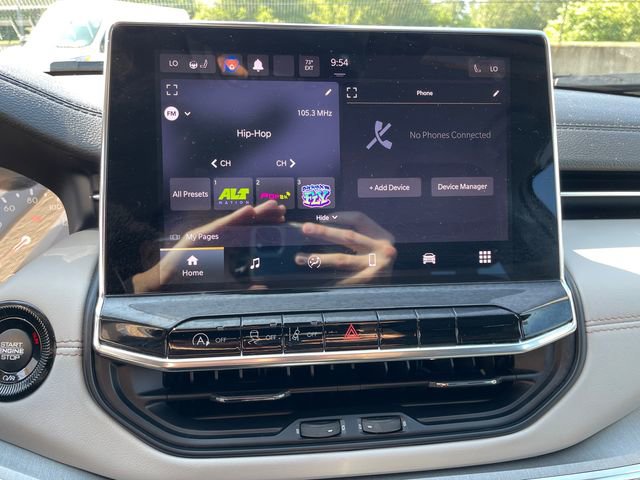 Used 2022 Jeep Compass Limited image 33