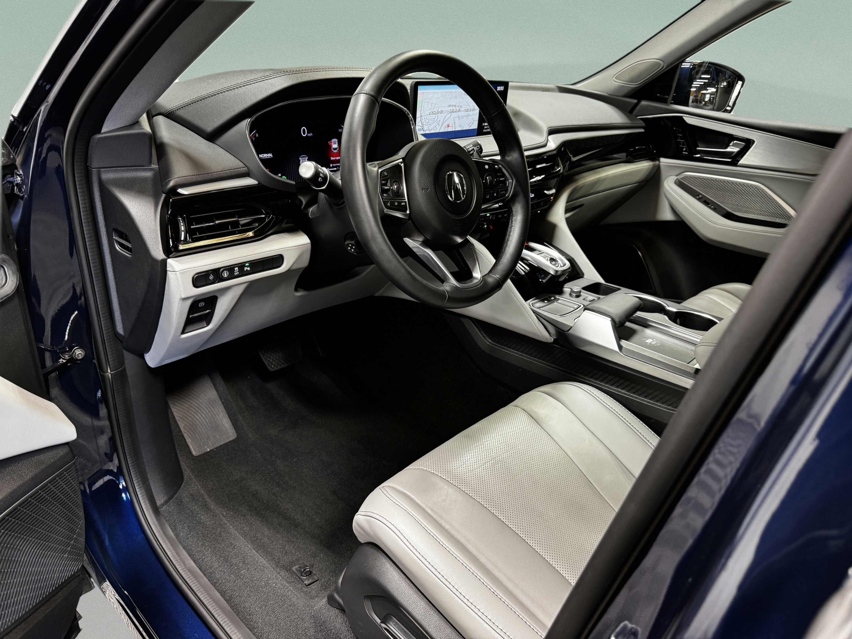 Used 2023 Acura MDX w/ Technology Package FWD image 9