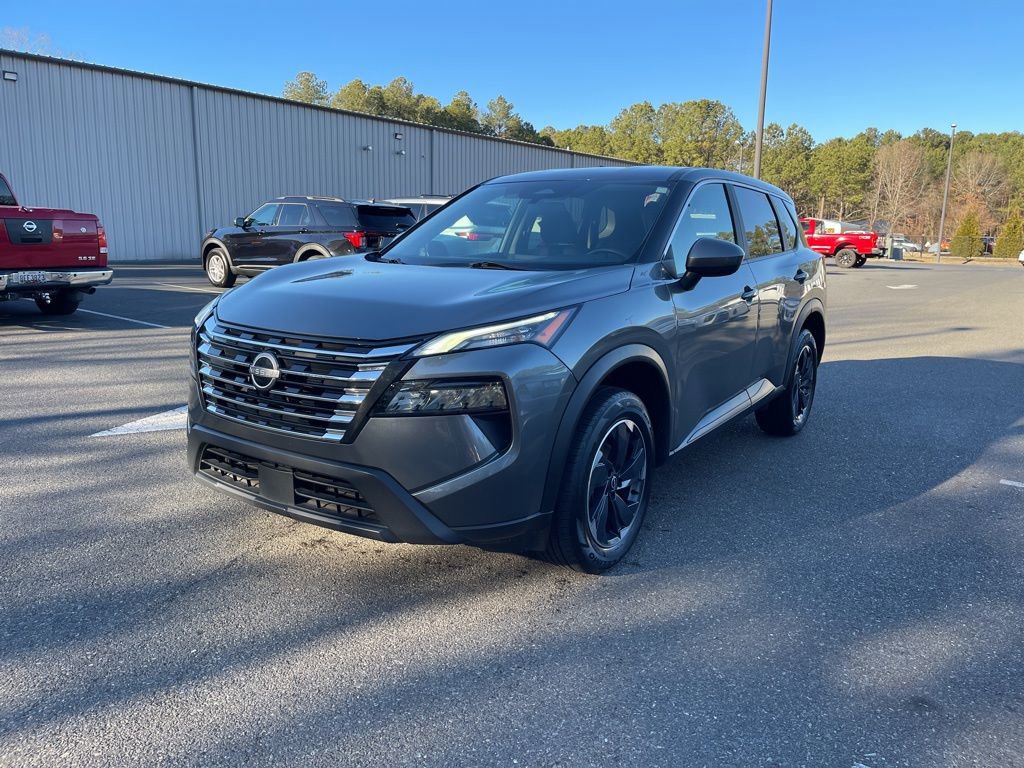 Used 2024 Nissan Rogue SV
