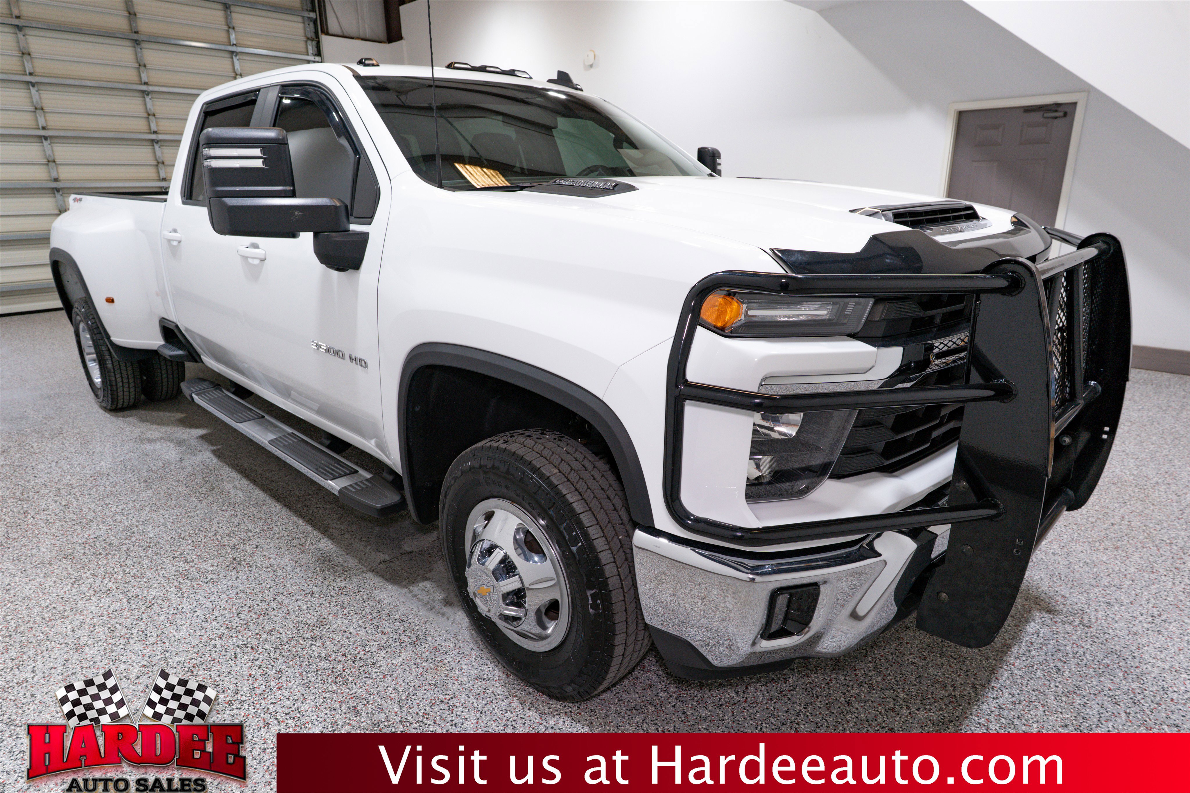 Used 2024 Chevrolet Silverado 3500 LT w/ Convenience Package image 6