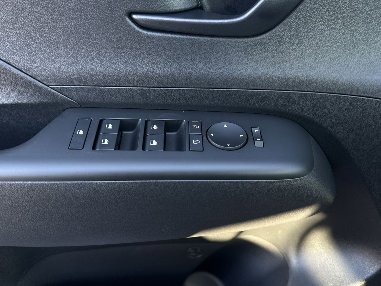 New 2026 Hyundai Kona SE image 15