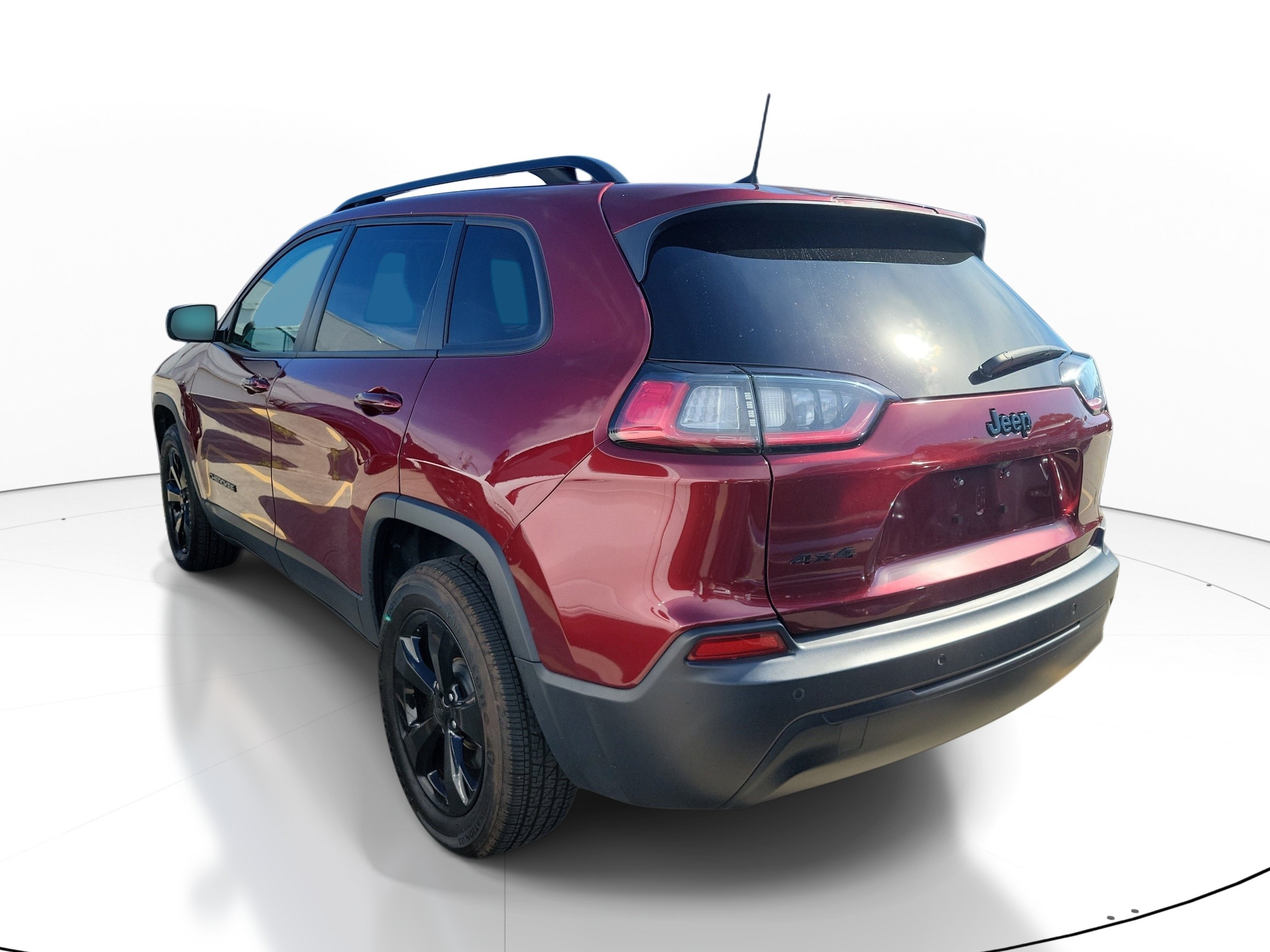 Used 2020 Jeep Cherokee Latitude Plus AWD/4WD image 3