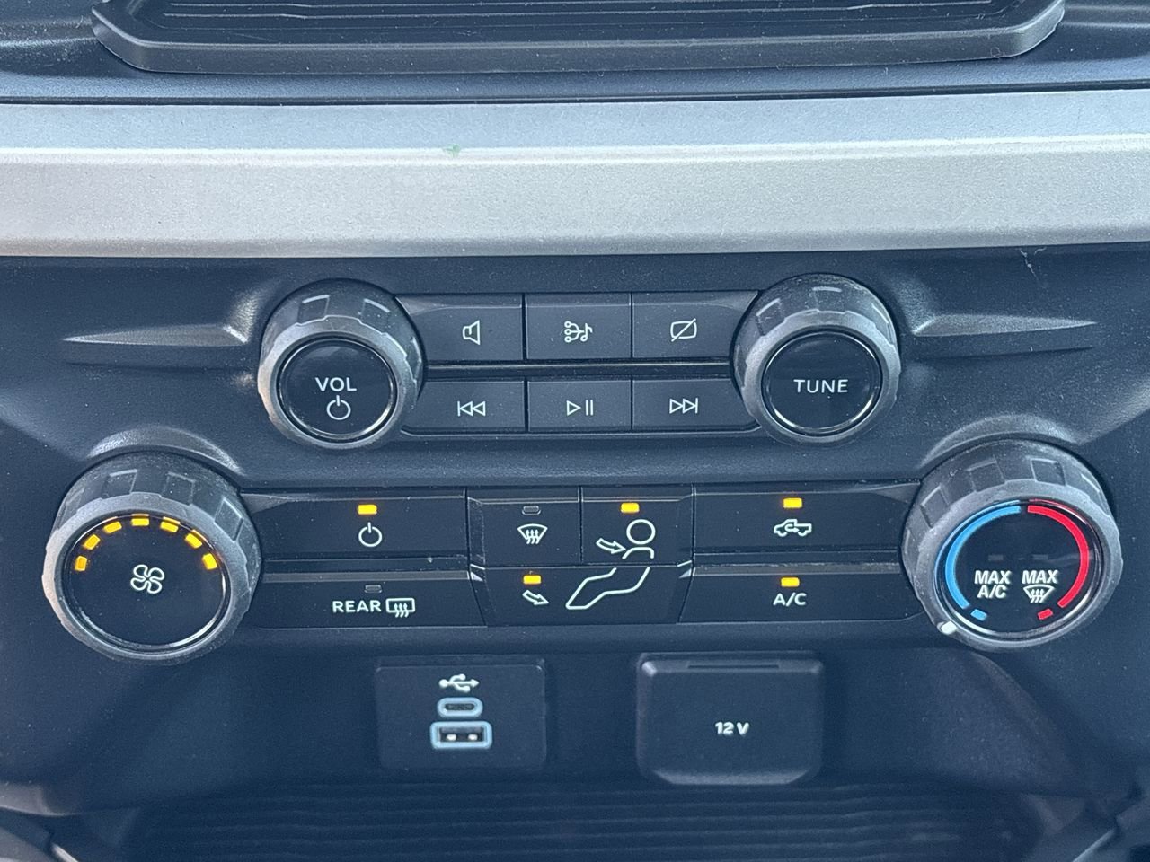 Used 2024 Ford F250 XLT w/ FX4 Off-Road Package image 21