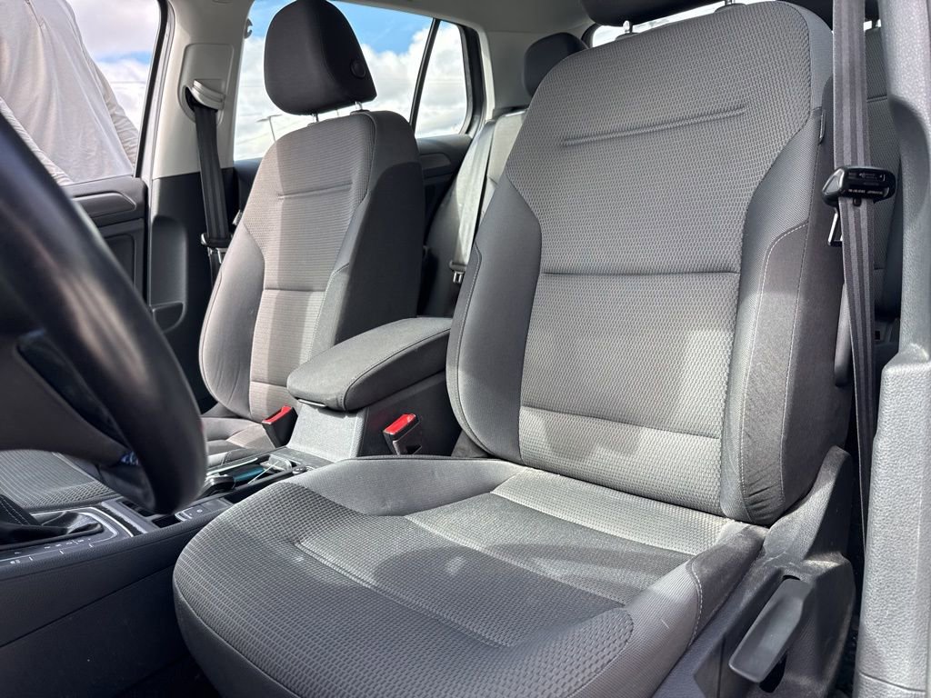 Used 2019 Volkswagen e-Golf SE w/ Driver Assistance Package FWD image 7