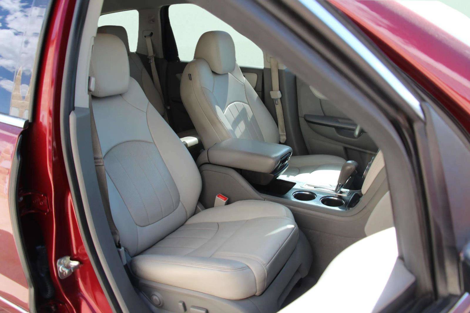 Used 2016 Chevrolet Traverse LTZ AWD/4WD image 27