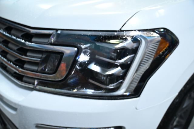 Used 2021 Ford Expedition Limited image 13