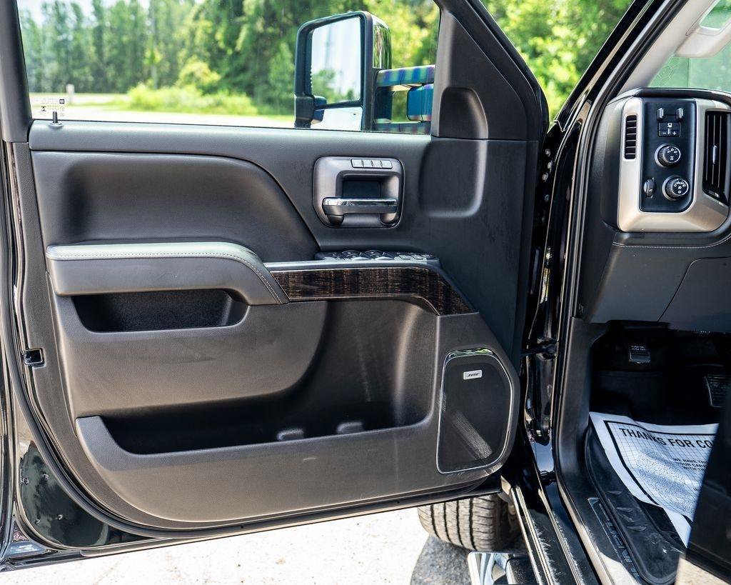 Used 2016 GMC Sierra 2500 Denali w/ Duramax Plus Package AWD/4WD image 15
