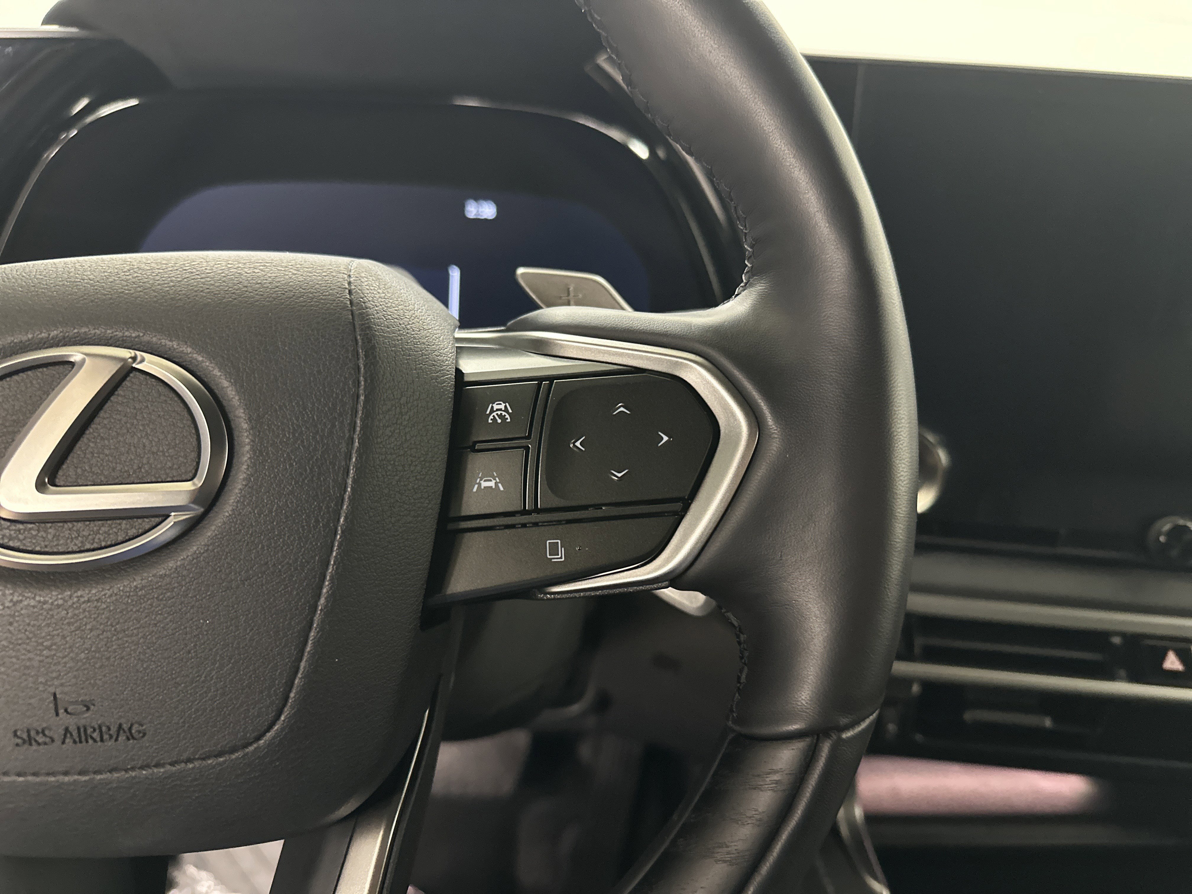 Certified 2025 Lexus RX 450h 450h+ Luxury w/ Convenience Package image 17