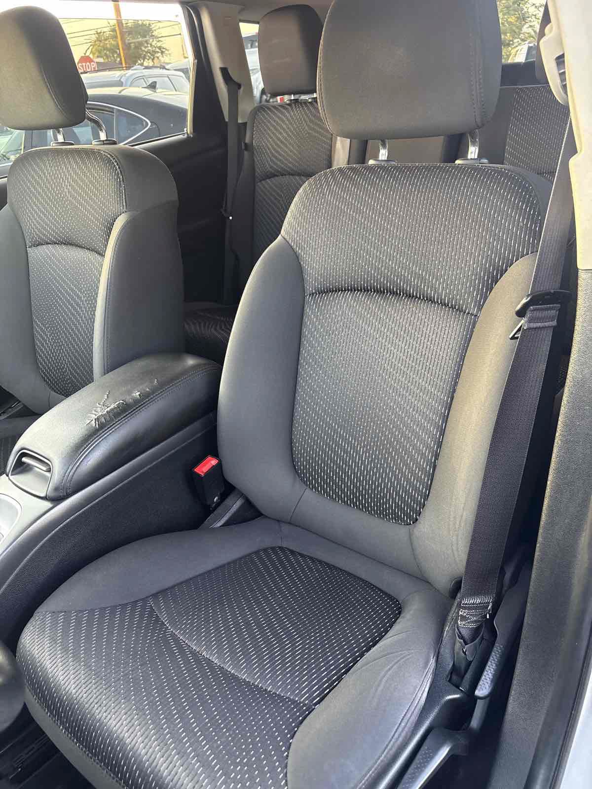 Used 2018 Dodge Journey SE w/ Blacktop Package FWD image 7