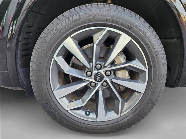 Used 2022 Audi Q5 2.0T Premium w/ Convenience Package image 23